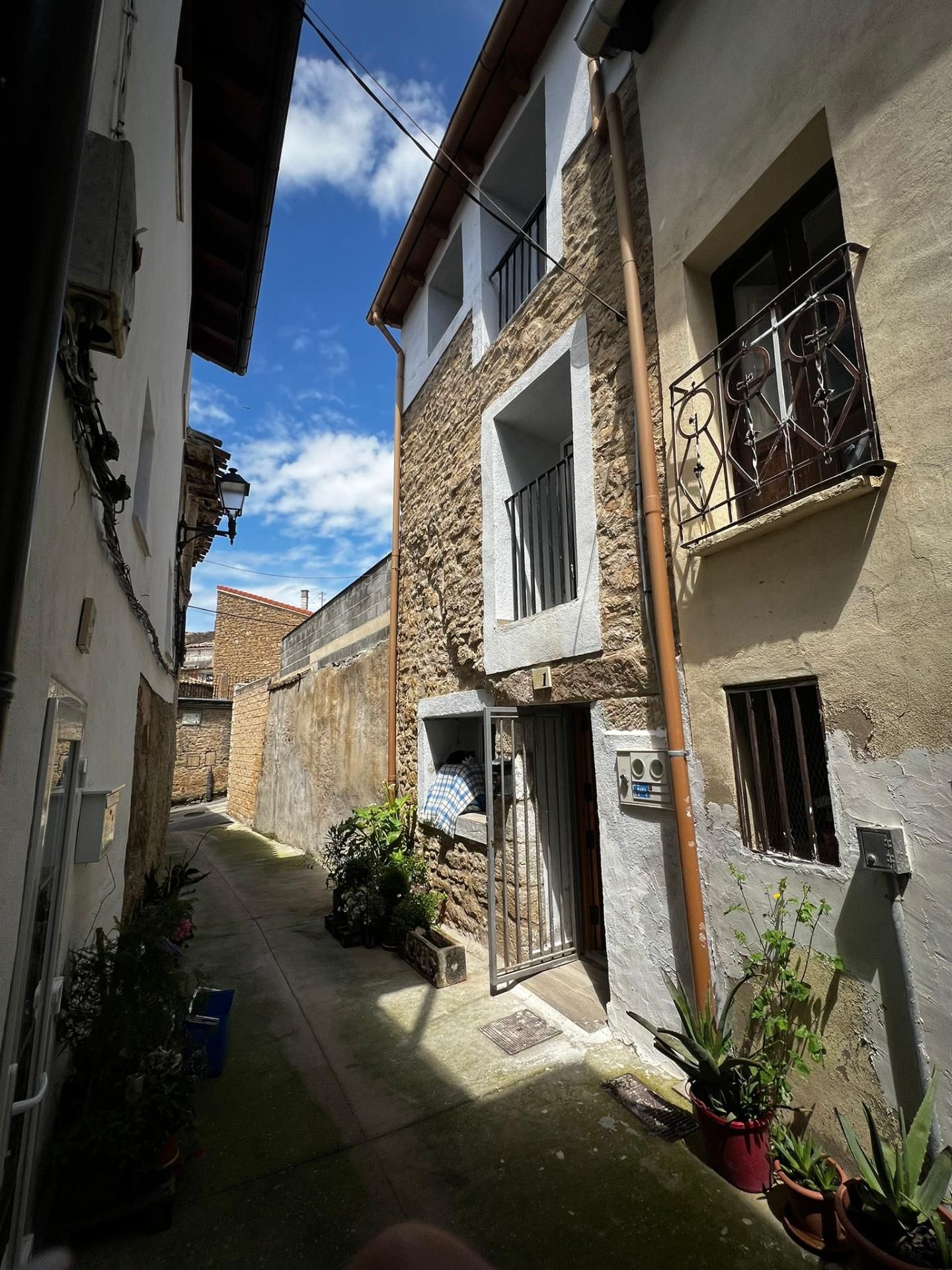 Vista exterior de Casa o xalet en venda en Larraga amb Parquet, Traster i Balcó