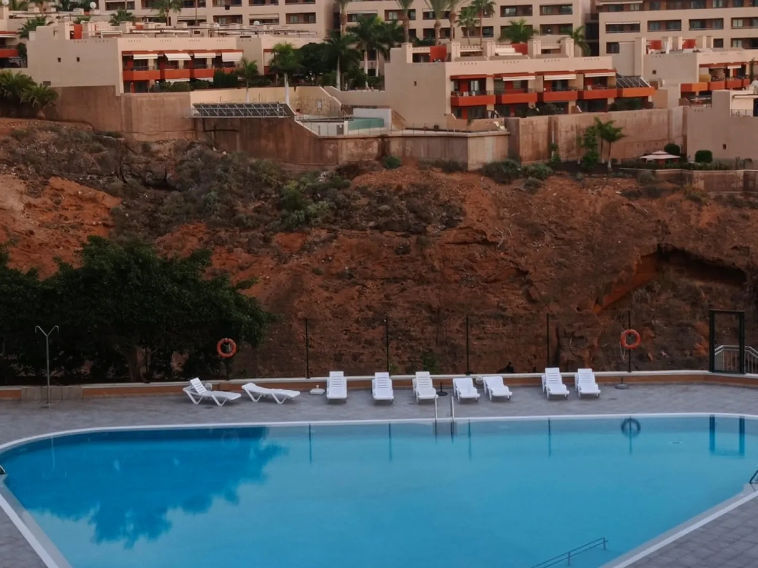Piscina de Apartamento en venta en Adeje con Piscina, Amueblado y Lavadora
