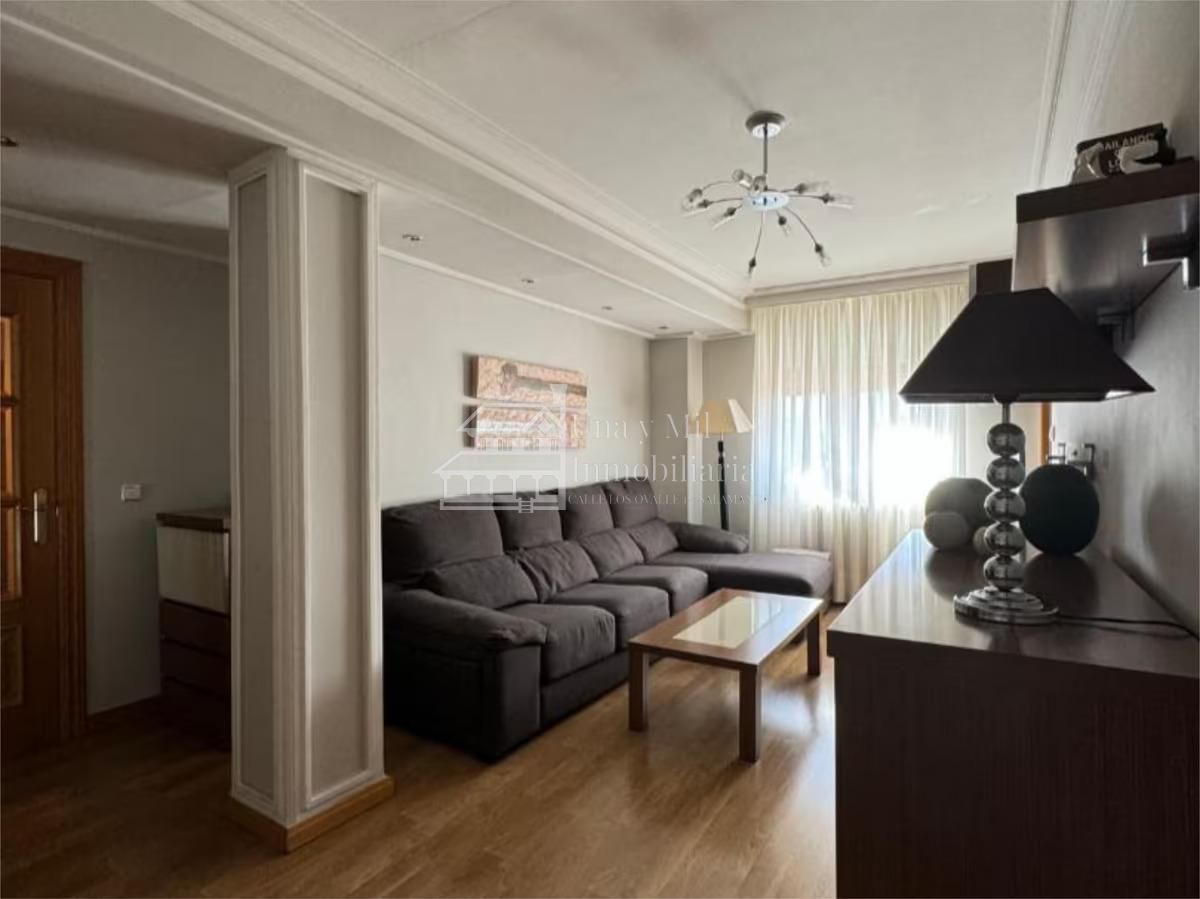 Living room of Flat for sale in Salamanca Capital  with Heating, Furnished and Balcony