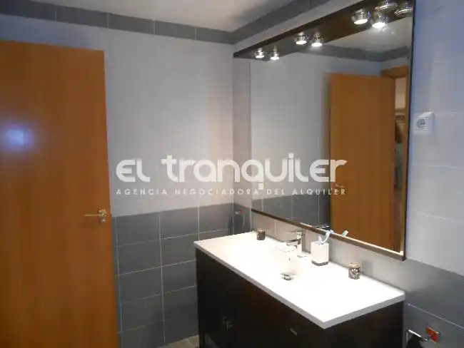 Bany de Àtic de lloguer en Madrid amb Aire condicionat, Terrassa i Traster