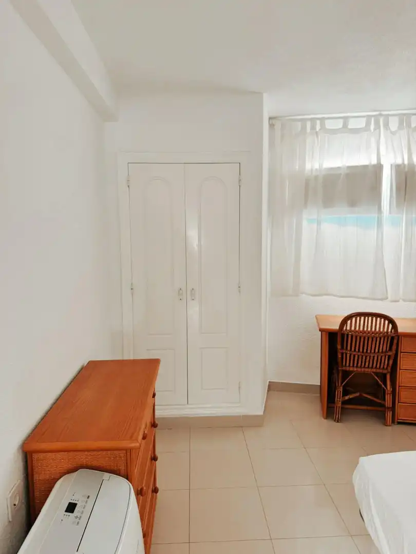 Habitación de Piso de alquiler en Alicante / Alacant con Terraza y Amueblado
