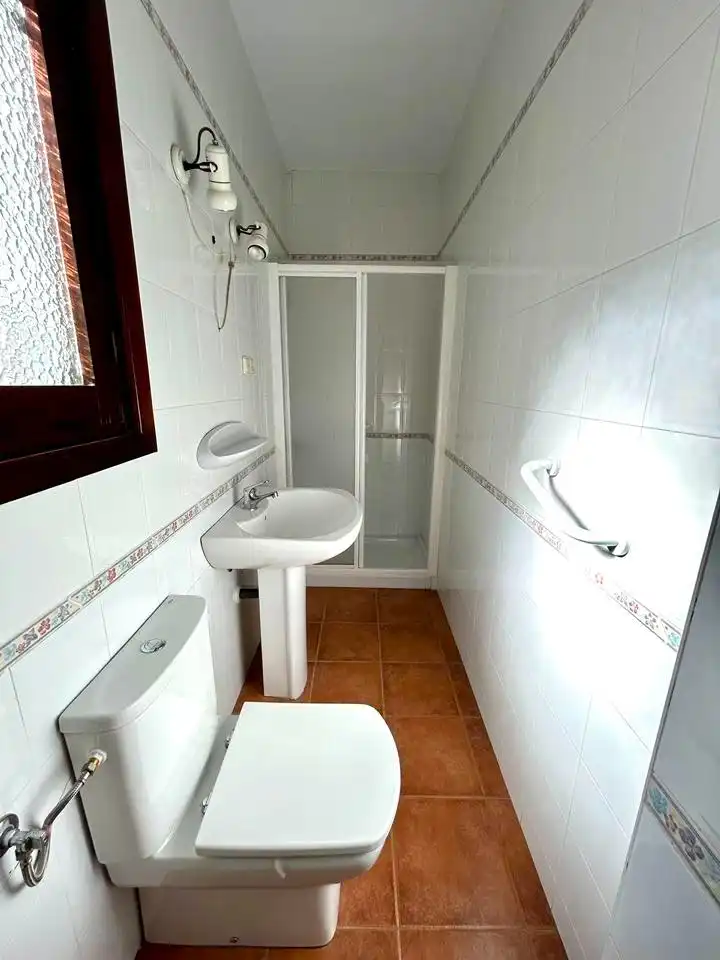 Baño de Casa o chalet en venta en Almería con Jardín privado y Terraza