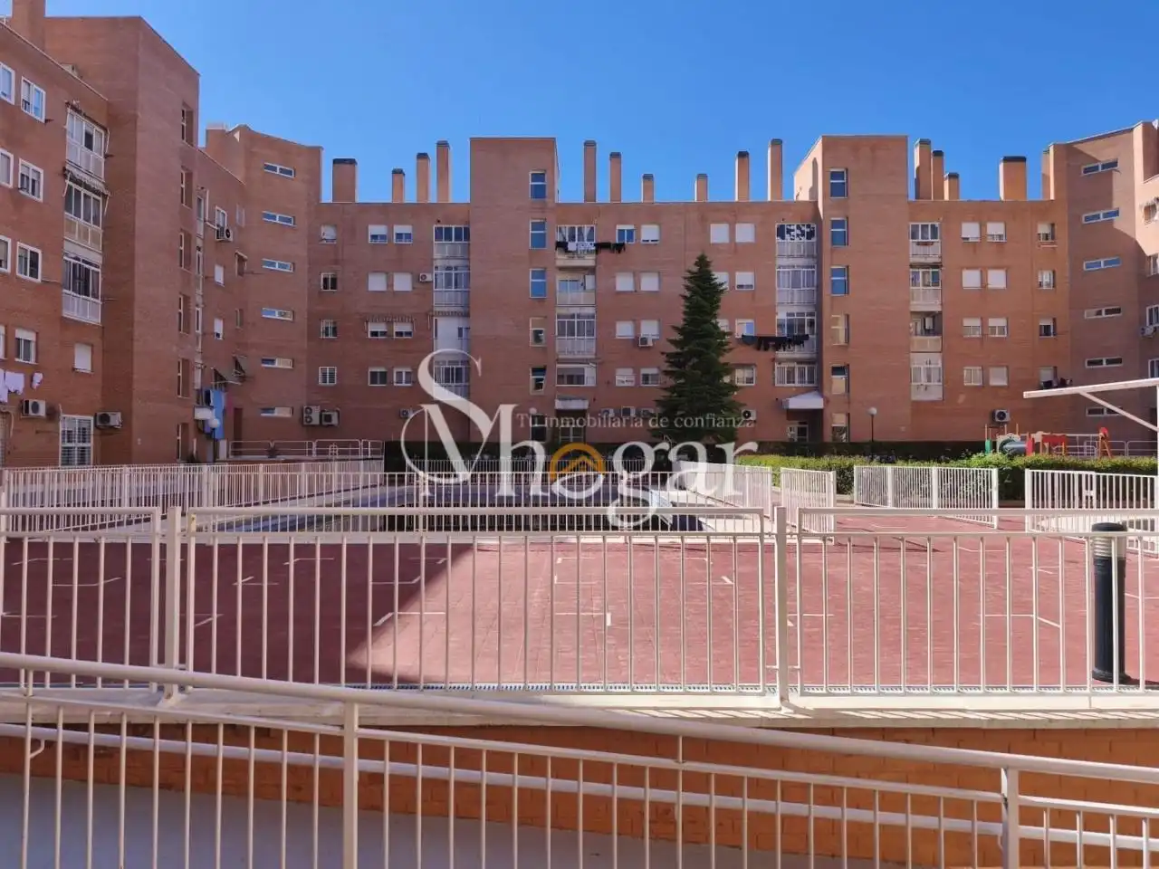 Vista exterior de Dúplex en venta en Toledo con Calefacción, Trastero y Piscina
