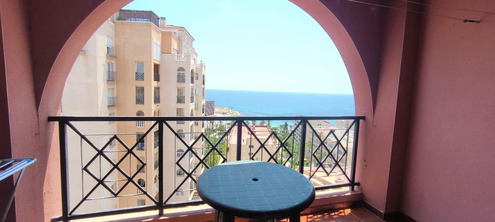 Terraza de Apartamento en venta en Torrevieja con Terraza y Piscina comunitaria