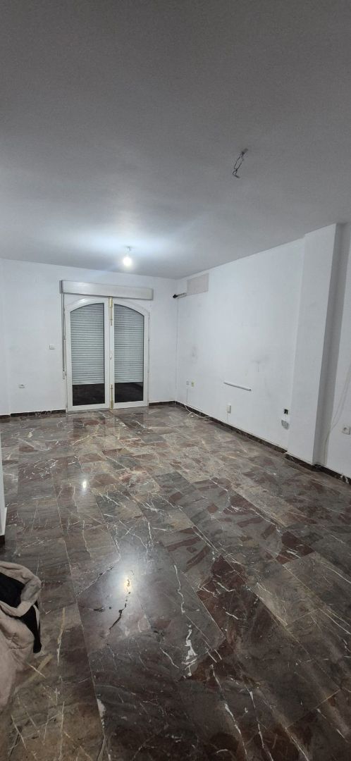 Flat for sale in  Granada Capital