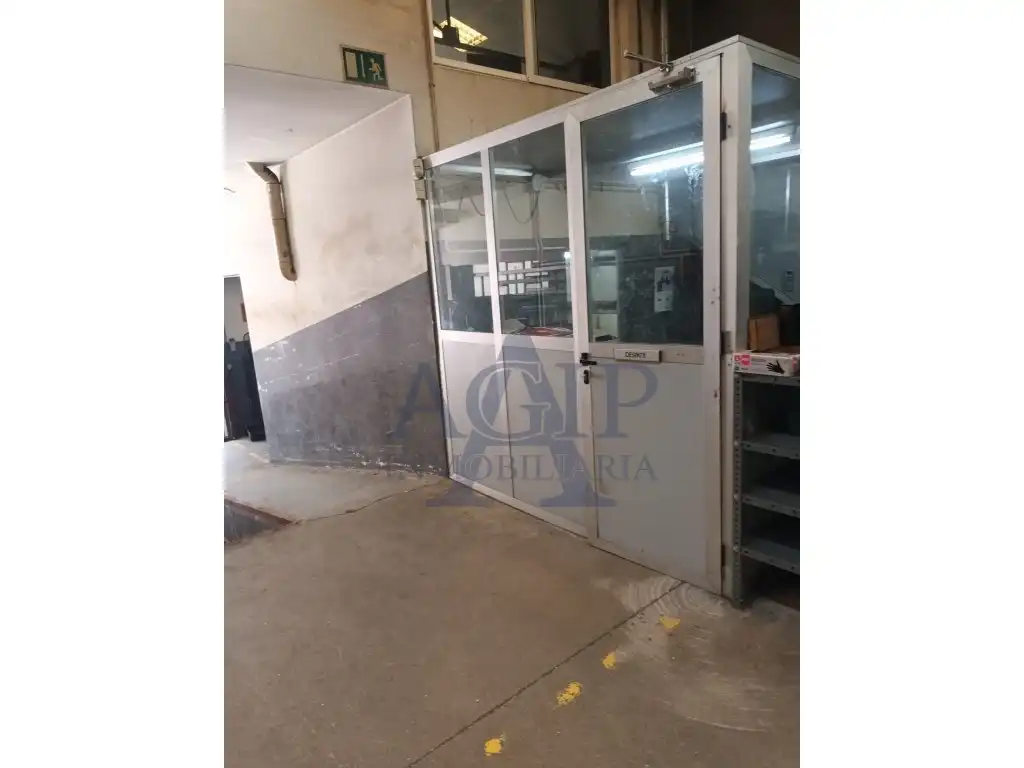 Nau industrial en venda en Sabadell