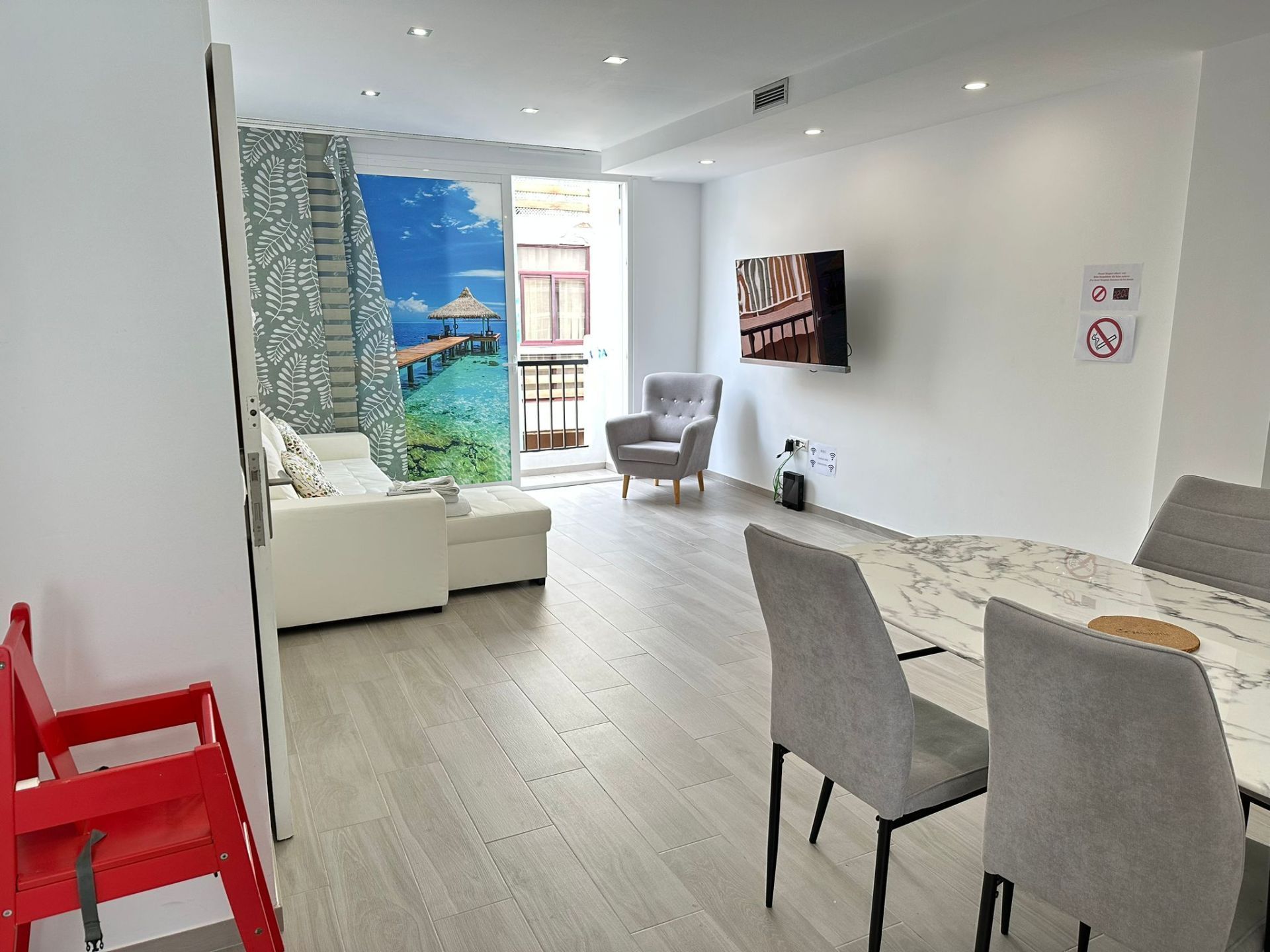 Sala d'estar de Pis en venda en  Santa Cruz de Tenerife Capital amb Aire condicionat i Moblat