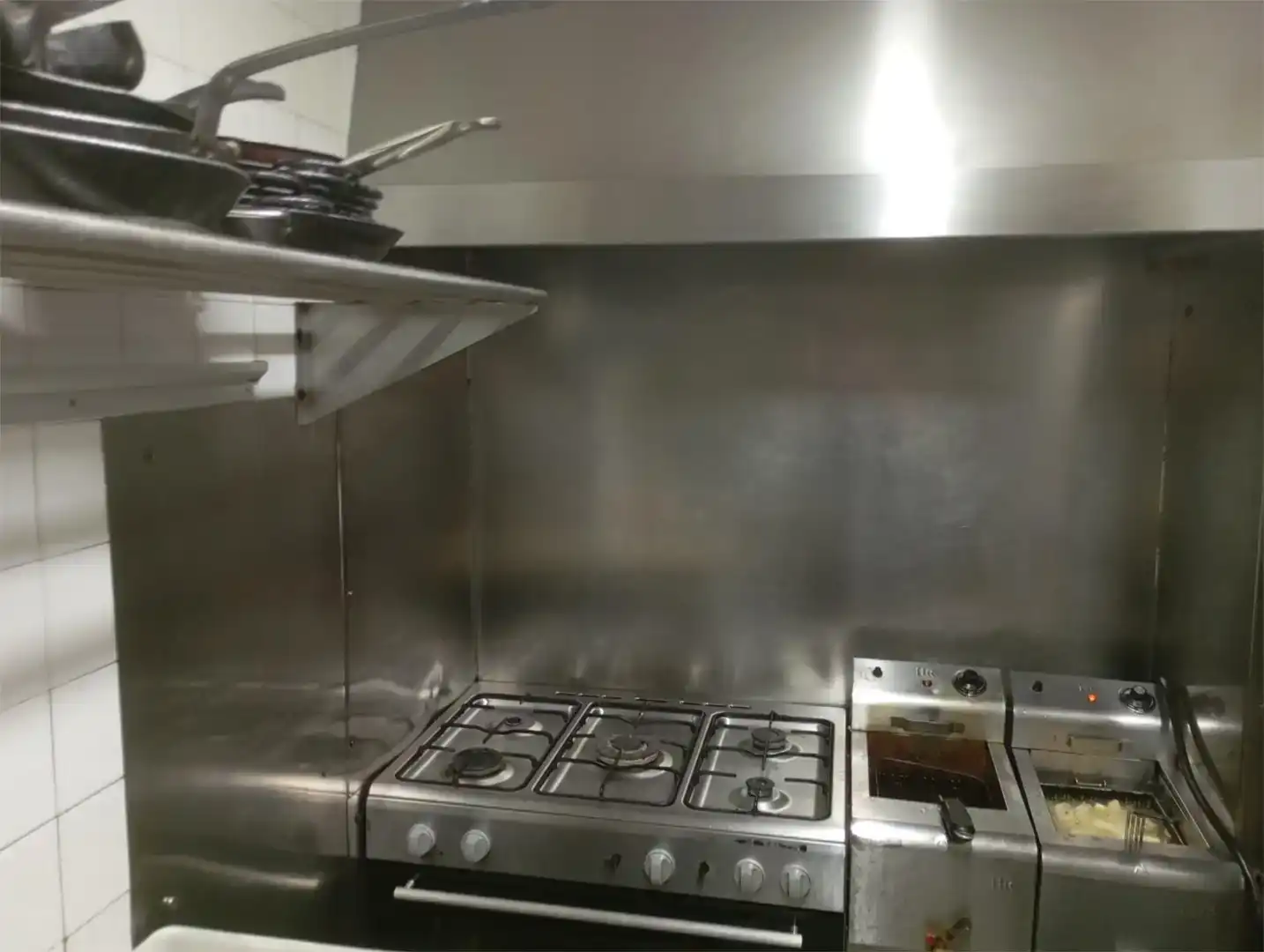 Cuina de Local de lloguer en Premià de Mar amb Aire condicionat