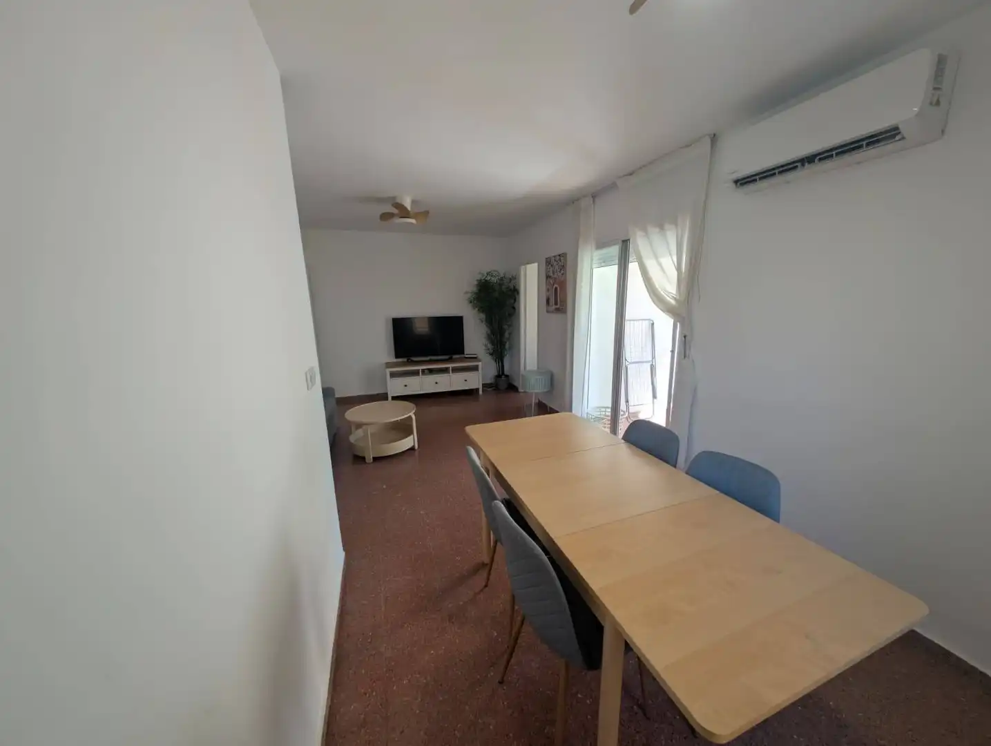 Appartement compact avec terrasse à louer à CONSTITUCIO DE LA, imagen 5