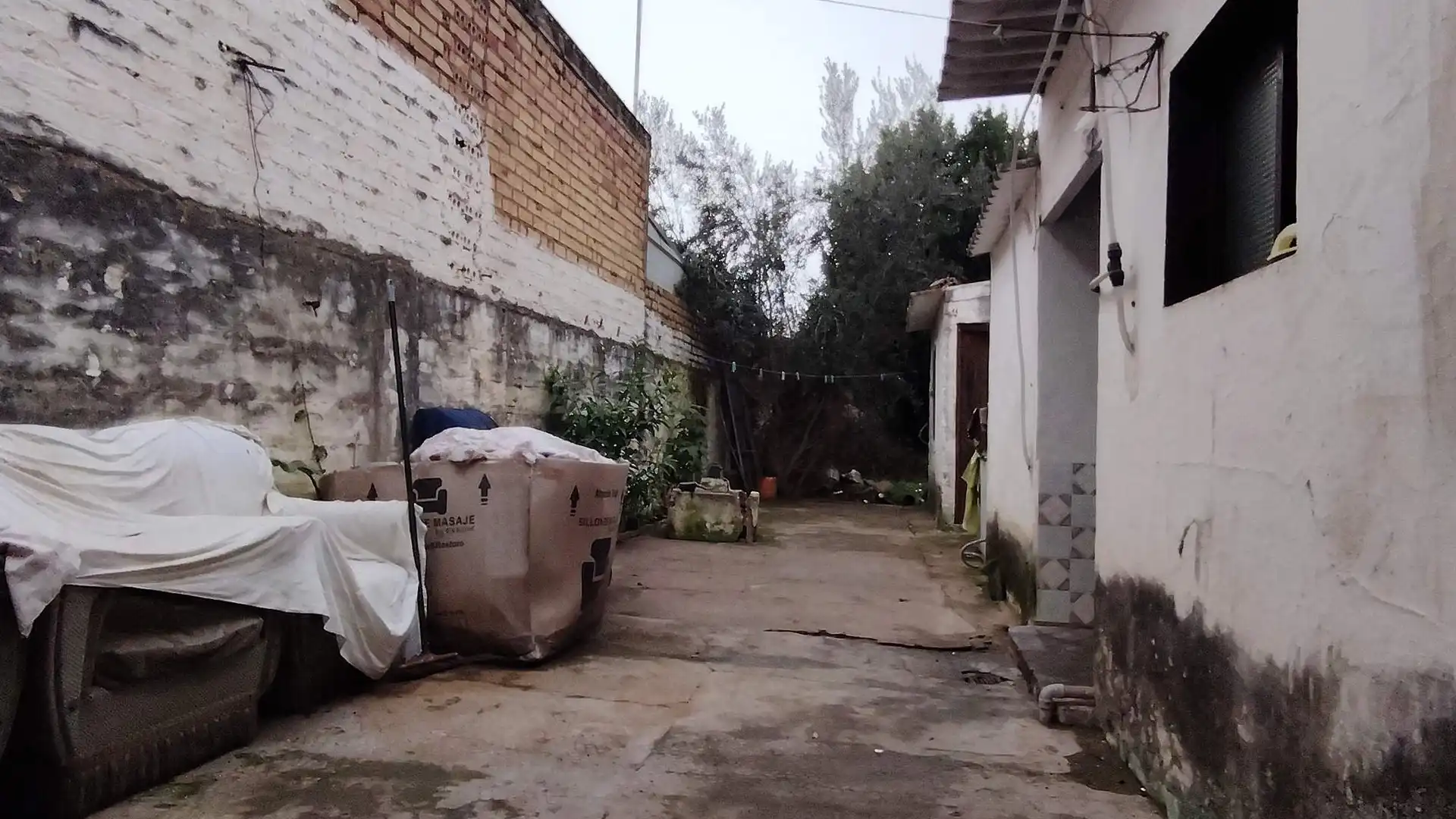 Vista exterior de Casa adosada en venta en Brenes con Jardín privado