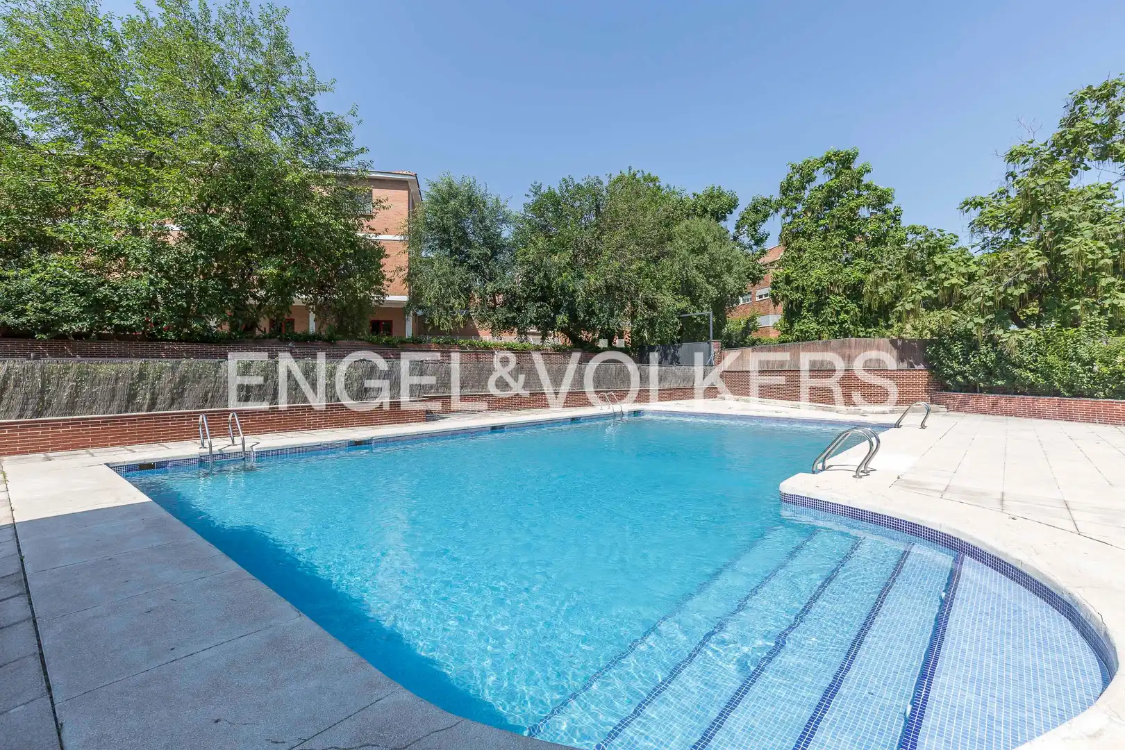 Flat with pool for sale in Hortaleza