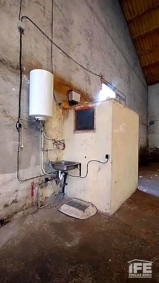 Bany de Nau industrial de lloguer en Alagón