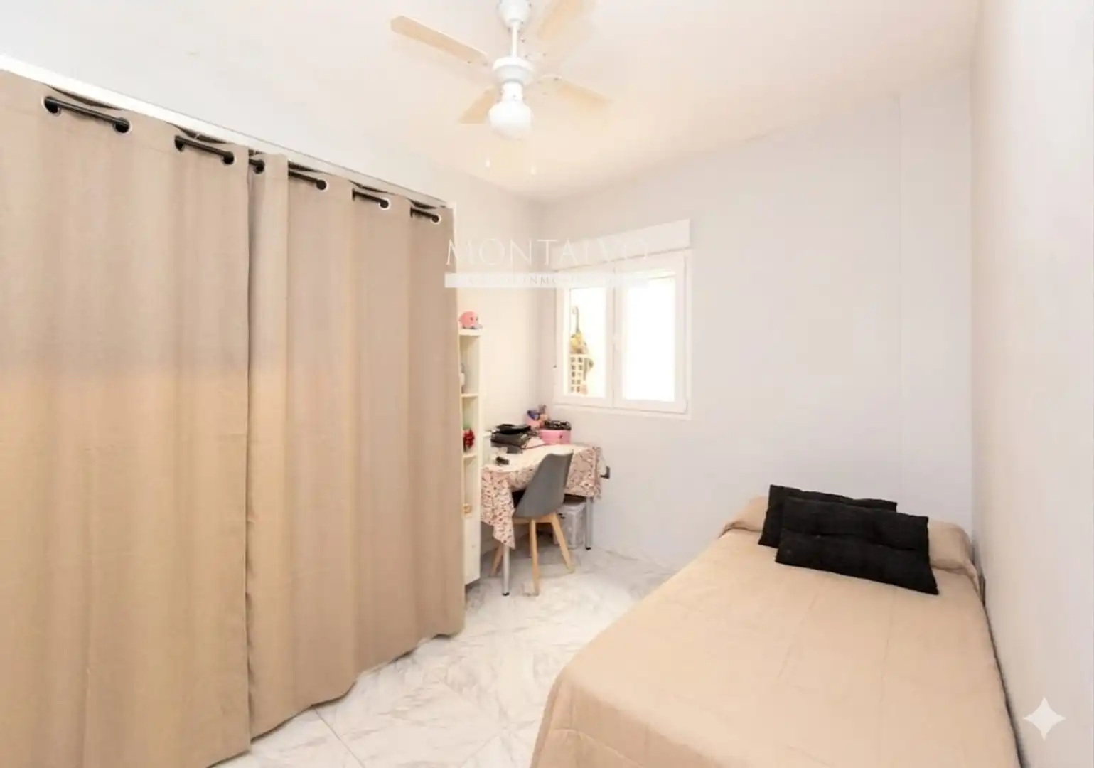Schlafzimmer von Wohnung zum Verkauf in La Zubia mit Klimaanlage