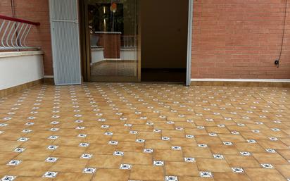 Vista exterior de Pis en venda en Santa Coloma de Gramenet