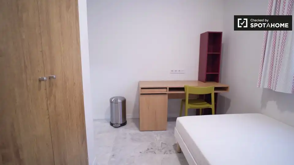 Habitación en Triana Oeste