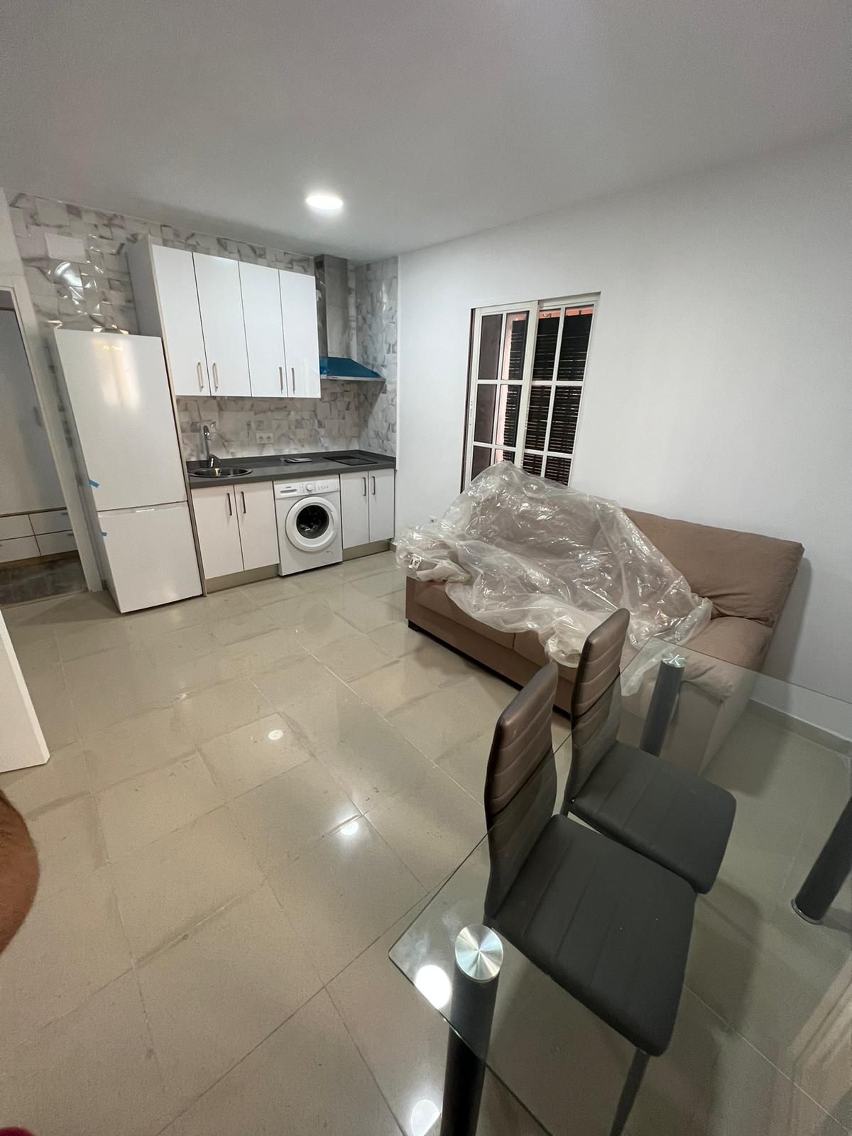 Apartament de lloguer a Calle Fuente Nueva, Centro - Sagrario