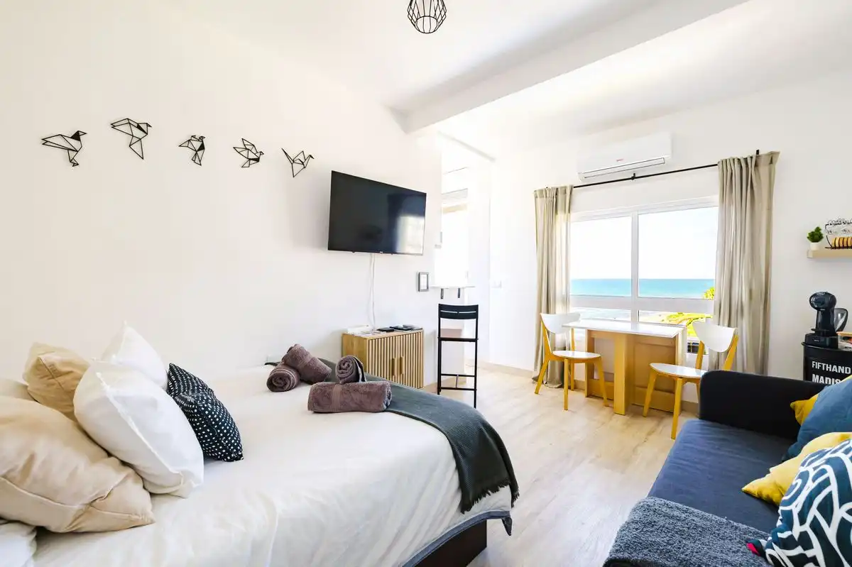 Vivienda con piscina en venta en Calle Alhamar