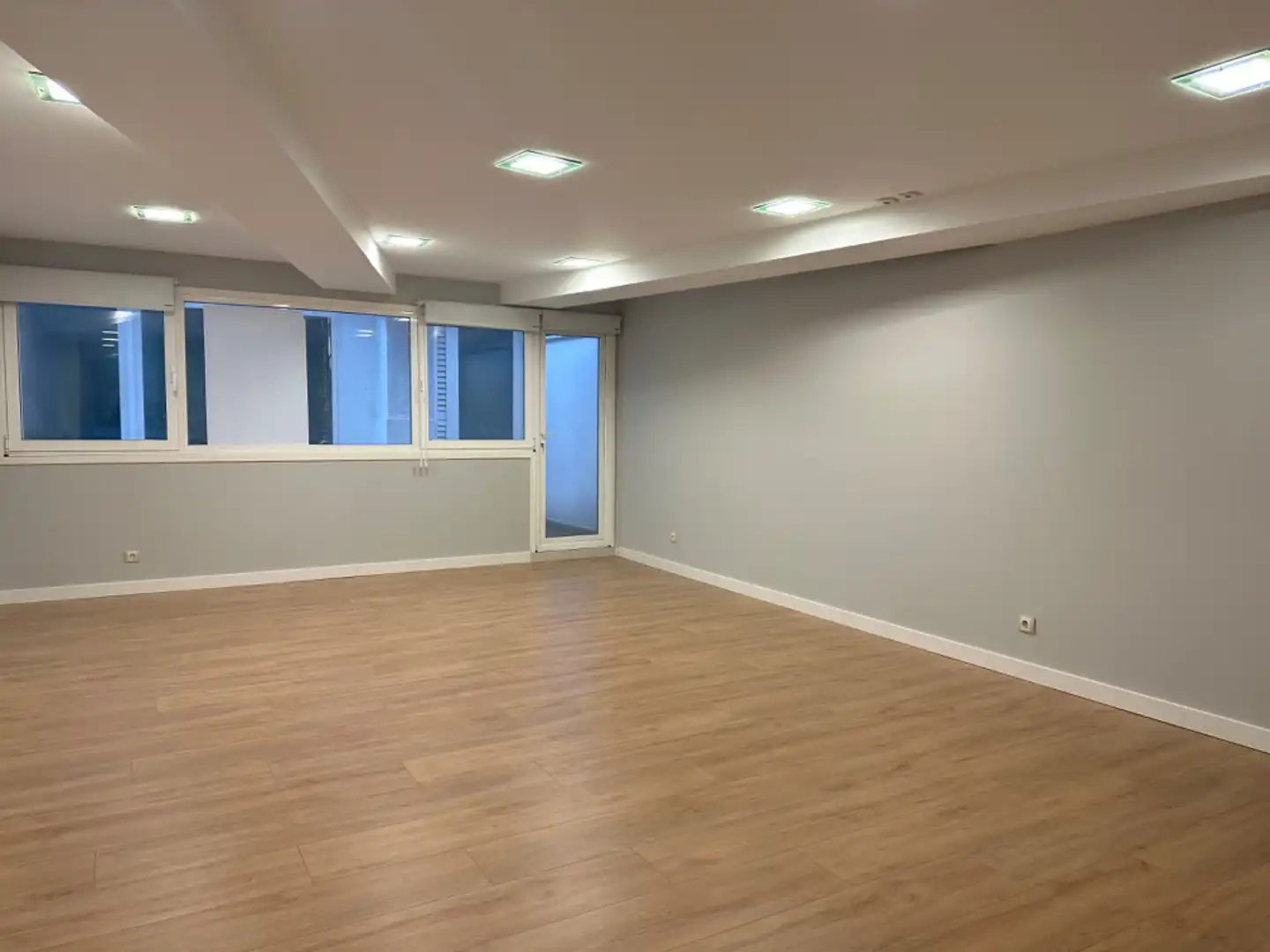 Büro zur Miete in Santiago de Compostela  mit Terrasse