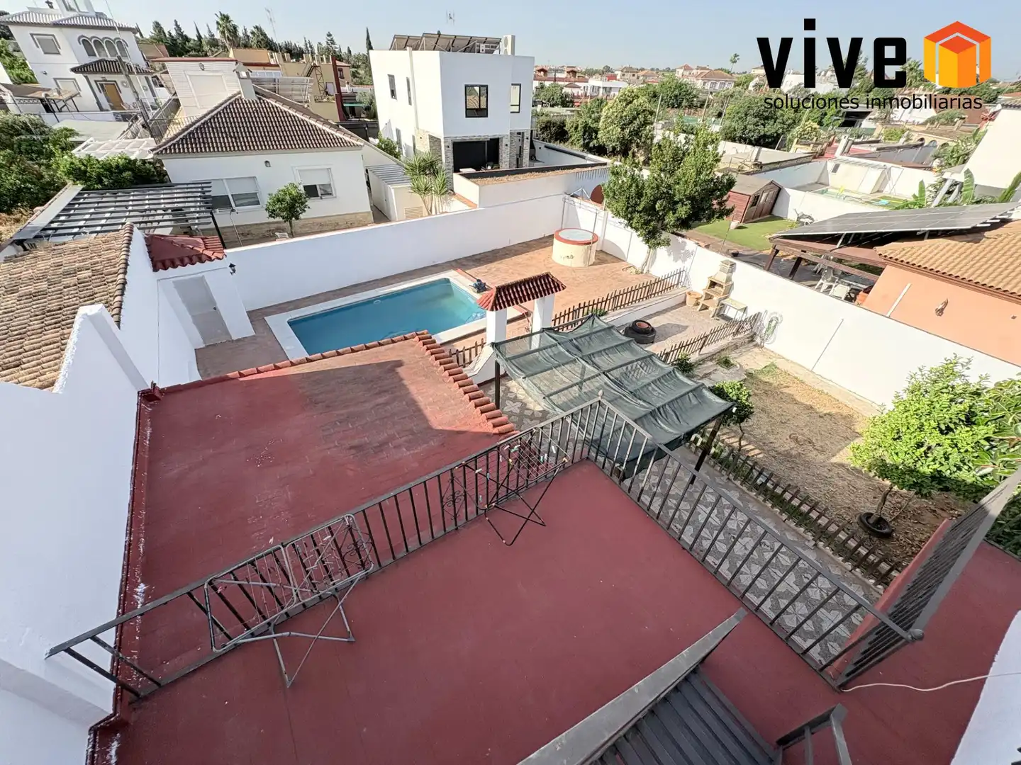 Swimming pool of Detached homes for sale in Mairena del Aljarafe  with Air Conditioner, Heating and Private garden