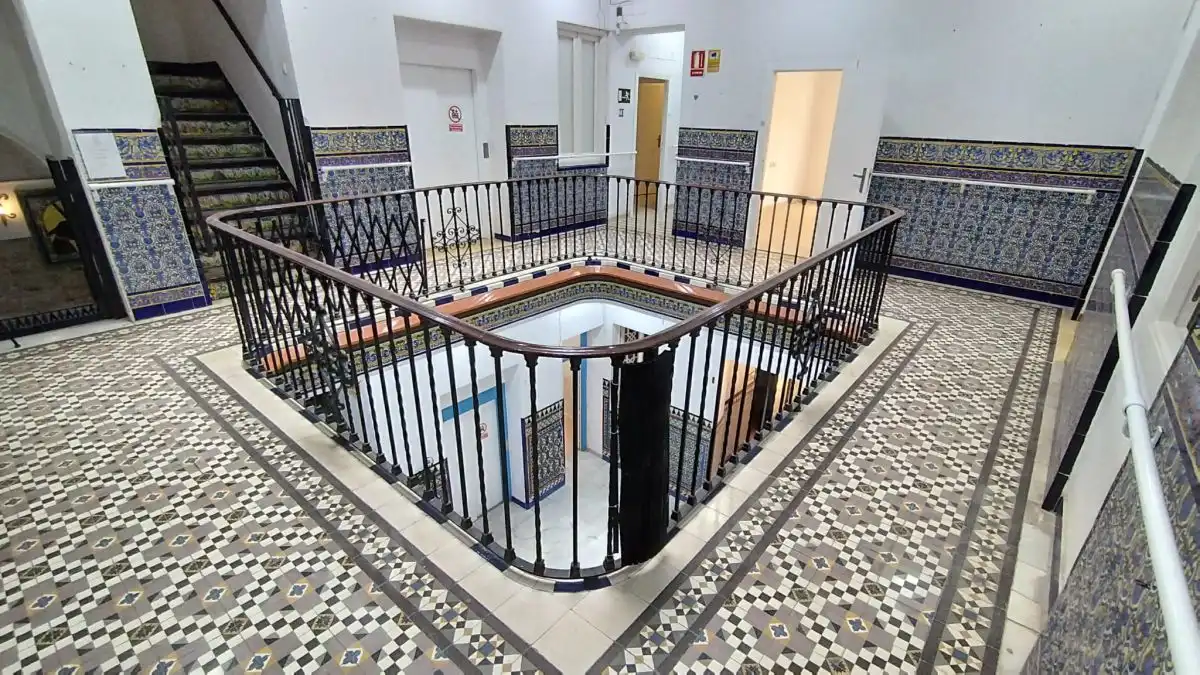Houses for sale in Sevilla  with Air Conditioner, Terrace and Balcony