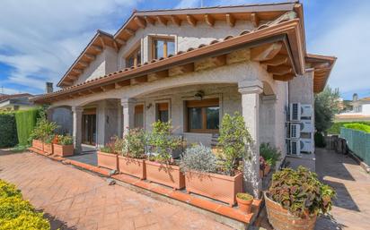 Vista exterior de Casa o xalet en venda en Sant Salvador de Guardiola amb Aire condicionat, Calefacció i Jardí privat