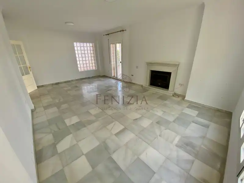 Living room of Detached homes for rent in El Puerto de Santa María  with Air Conditioner, Private garden and Storage room