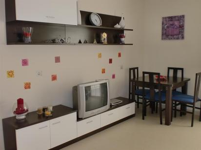 Sala d'estar de Pis de lloguer en Benicarló amb Aire condicionat, Terrassa i Piscina