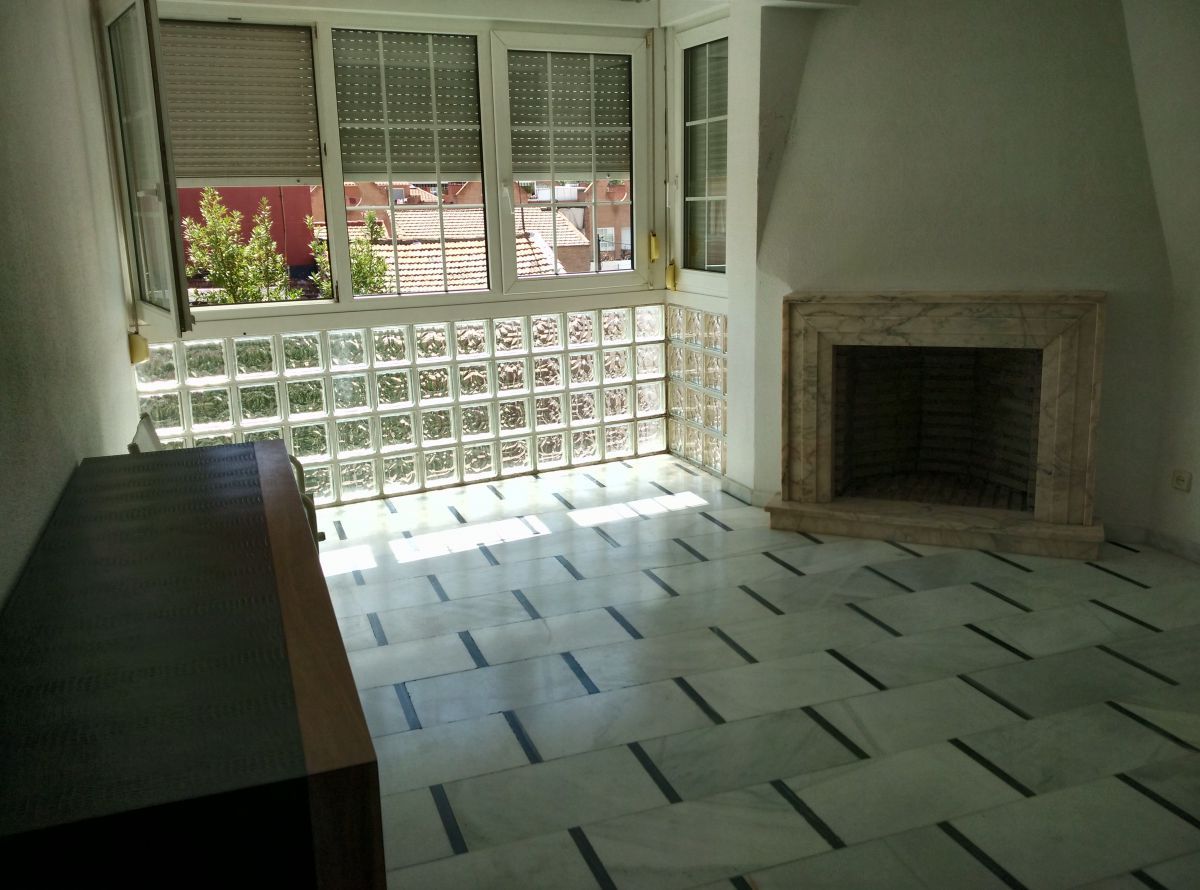 Dormitori de Apartament de lloguer en Alcobendas amb Terrassa i Traster