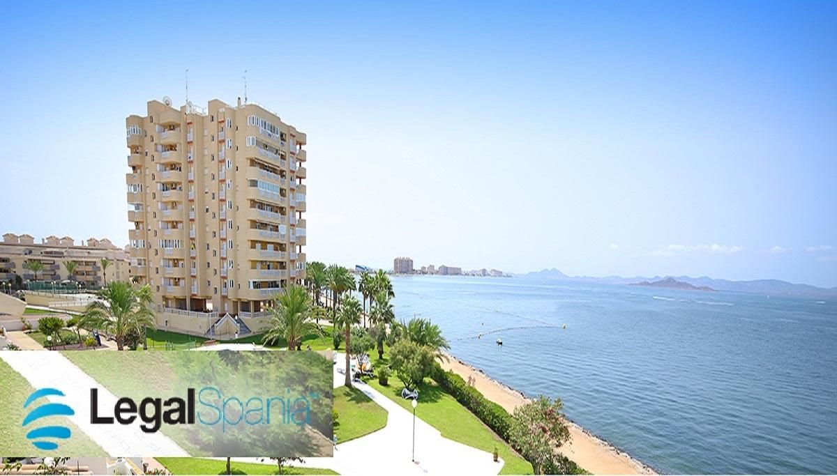 Vista exterior de Apartament en venda en La Manga del Mar Menor amb Aire condicionat, Calefacció i Jardí privat