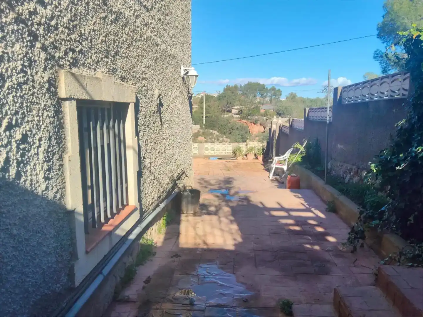 Vista exterior de Casa o xalet en venda en Riba-roja de Túria amb Aire condicionat i Piscina