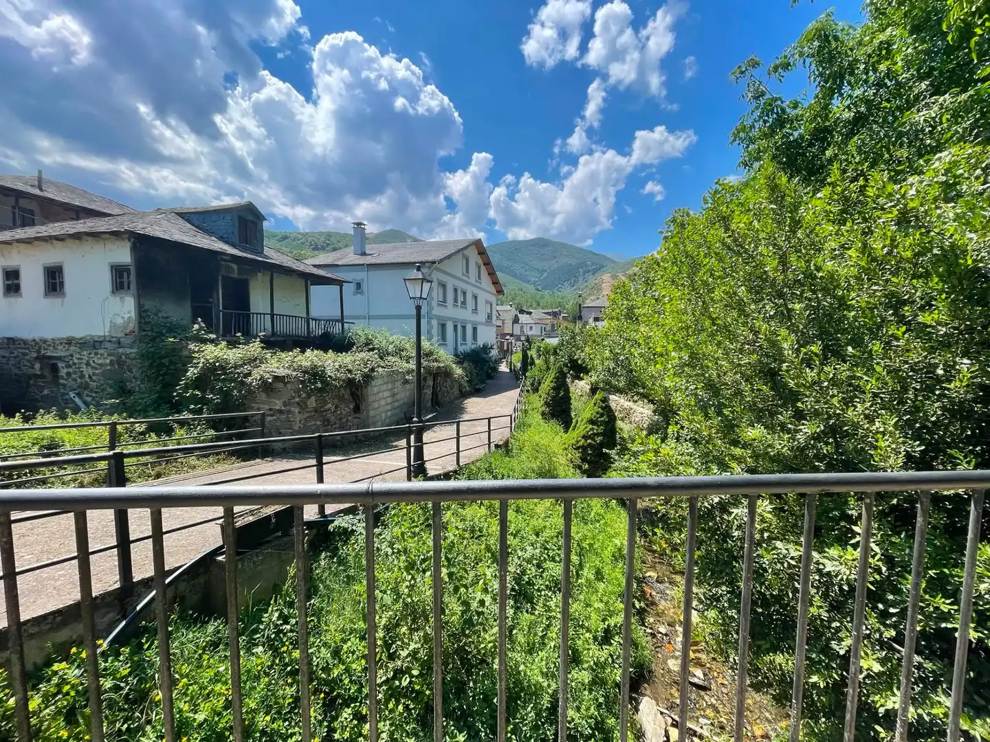 Vista exterior de Finca rústica en venda en Ponferrada