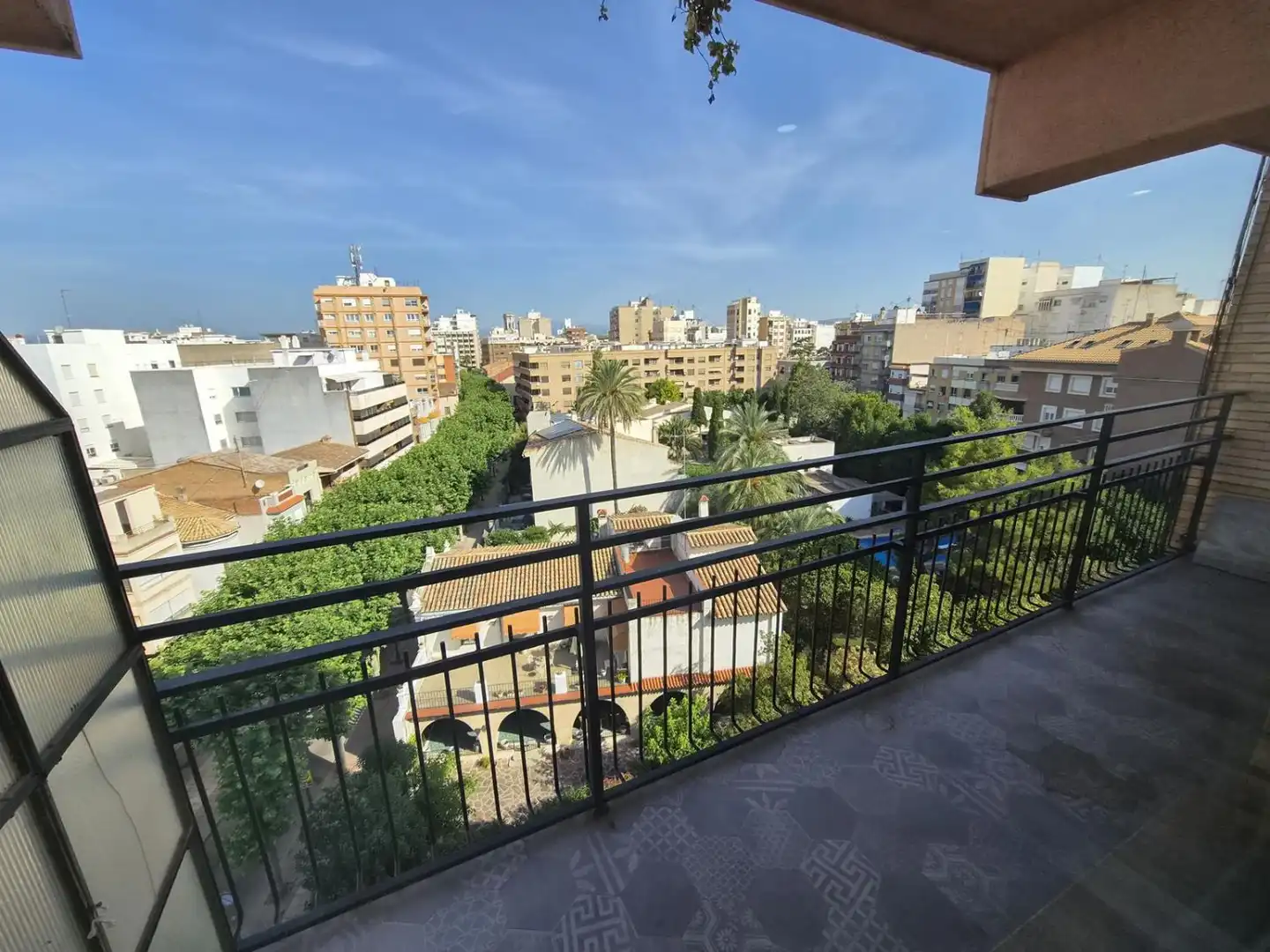 Vista exterior de Pis de lloguer en Vila-real amb Parquet i Terrassa