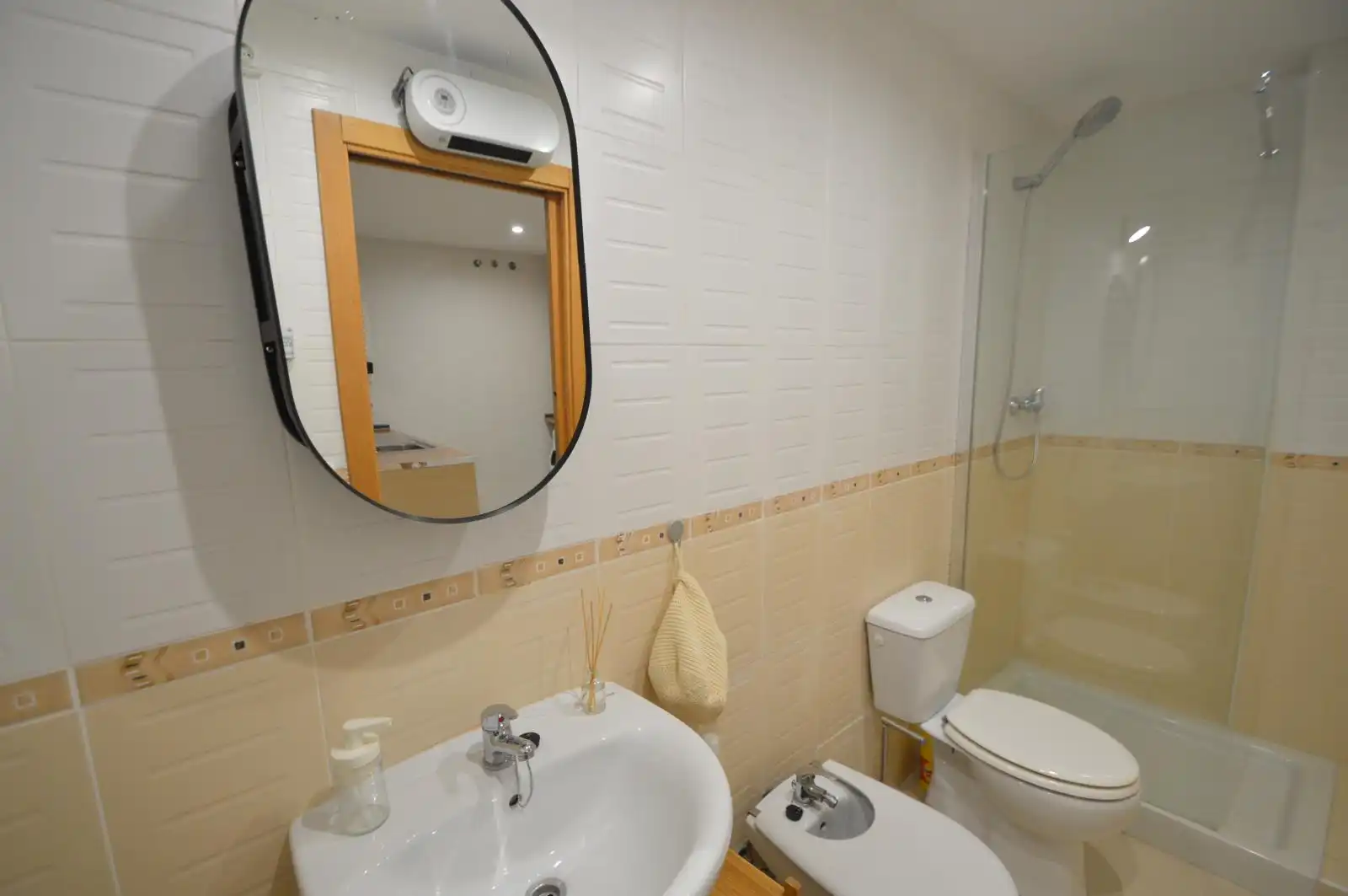 Bathroom of Flat for sale in Benicarló  with Furnished, Oven and Balcony