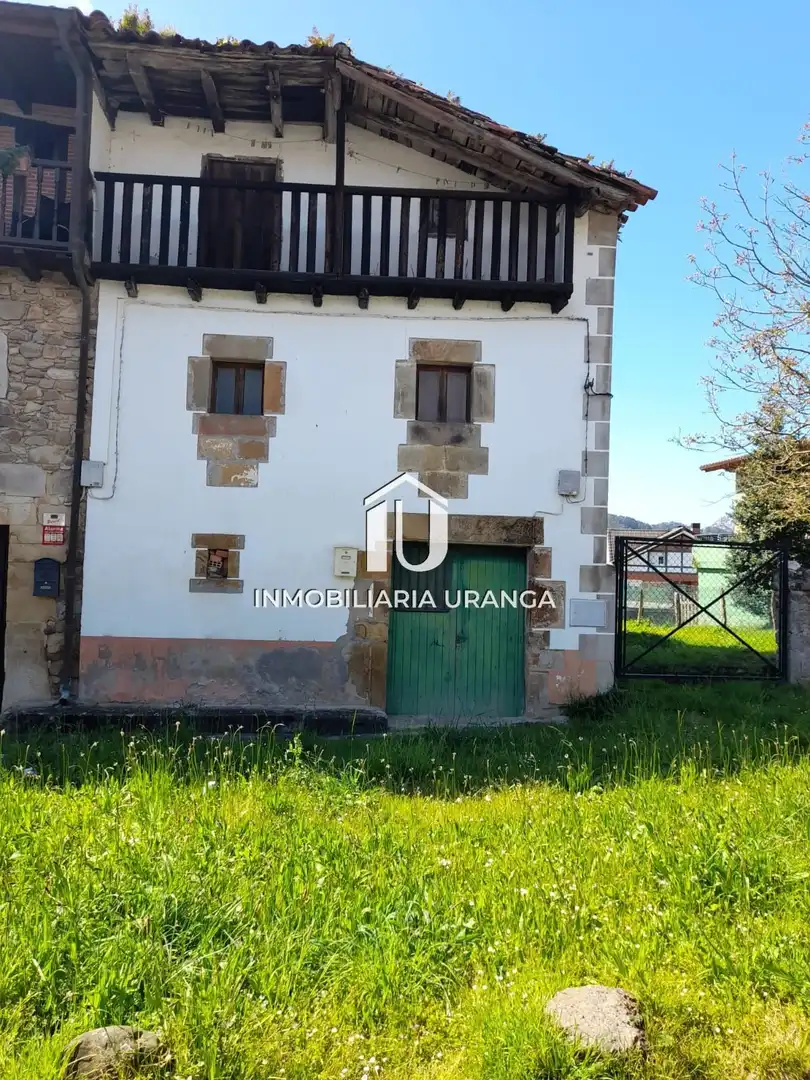 Vista exterior de Casa o chalet en venta en Guriezo