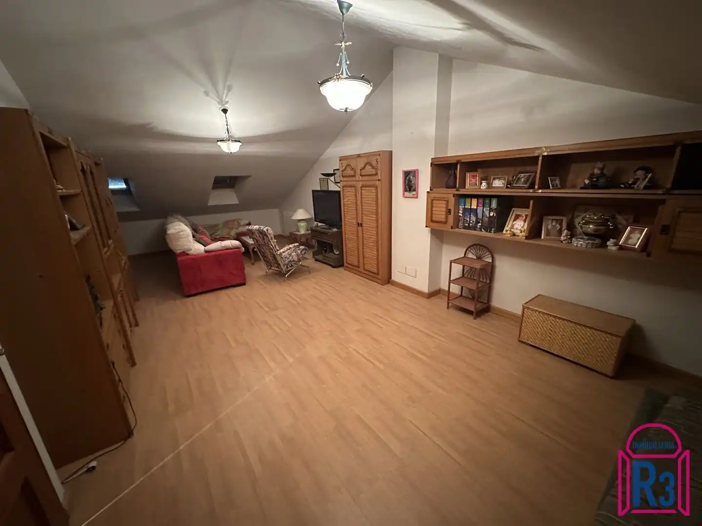 Casa adosada en venda en San Andrés del Rabanedo amb Calefacció, Terrassa i Moblat