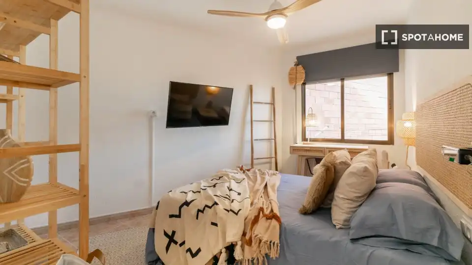 Bedroom of Flat for rent in Barcelona  with Air Conditioner, Heating and Furnished