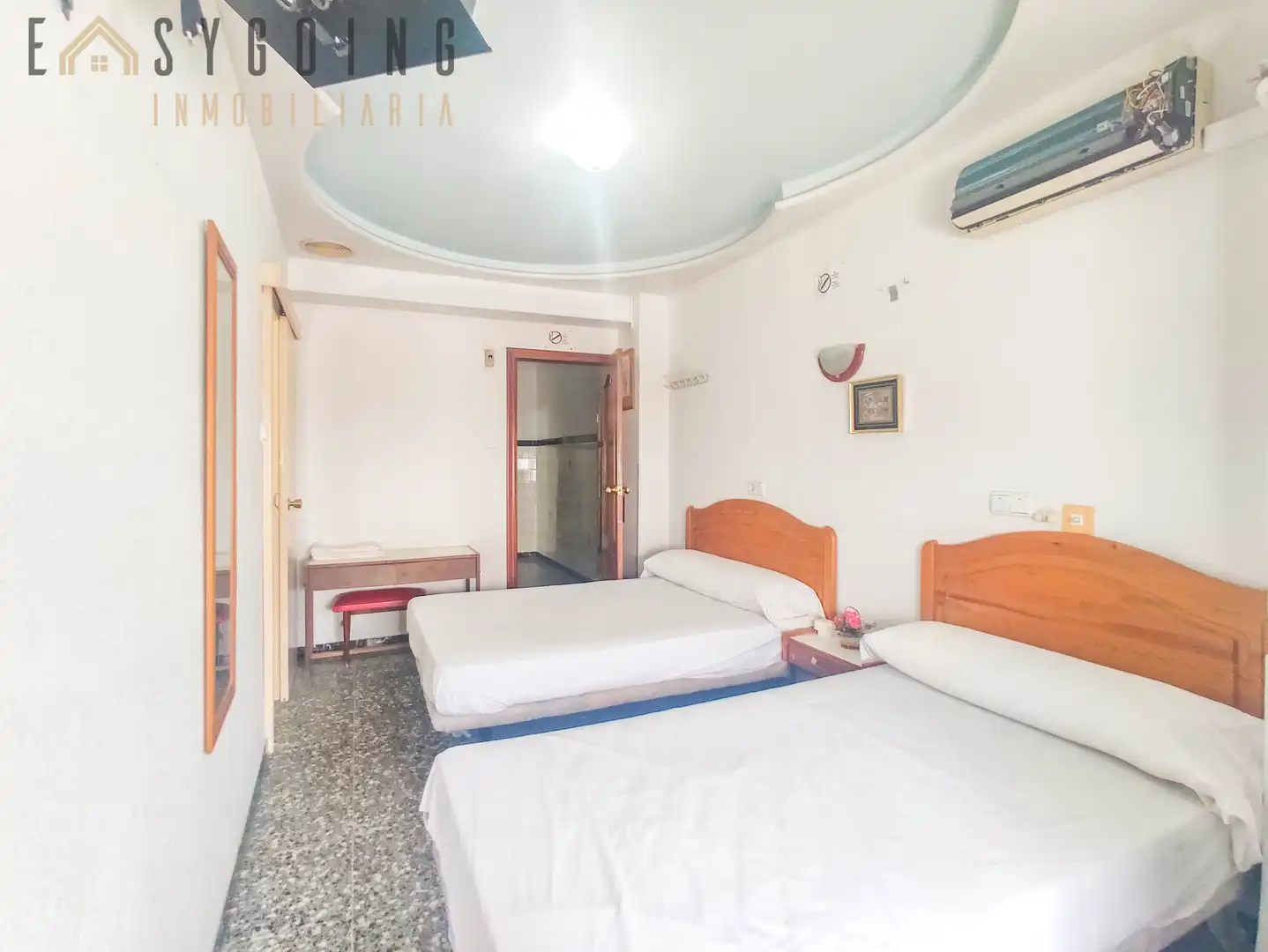Habitación de Edificio en venta en Santa Pola