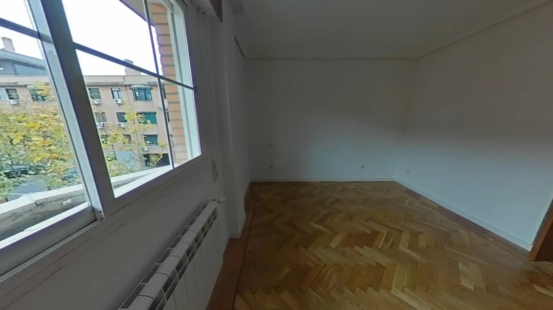 Habitación de Dúplex en venta en San Sebastián de los Reyes con Calefacción, Terraza y Trastero