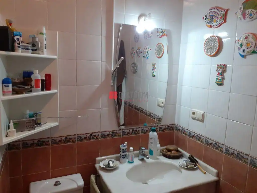 Baño de Casa o chalet en venta en Santiago de Compostela  con Calefacción, Terraza y Trastero