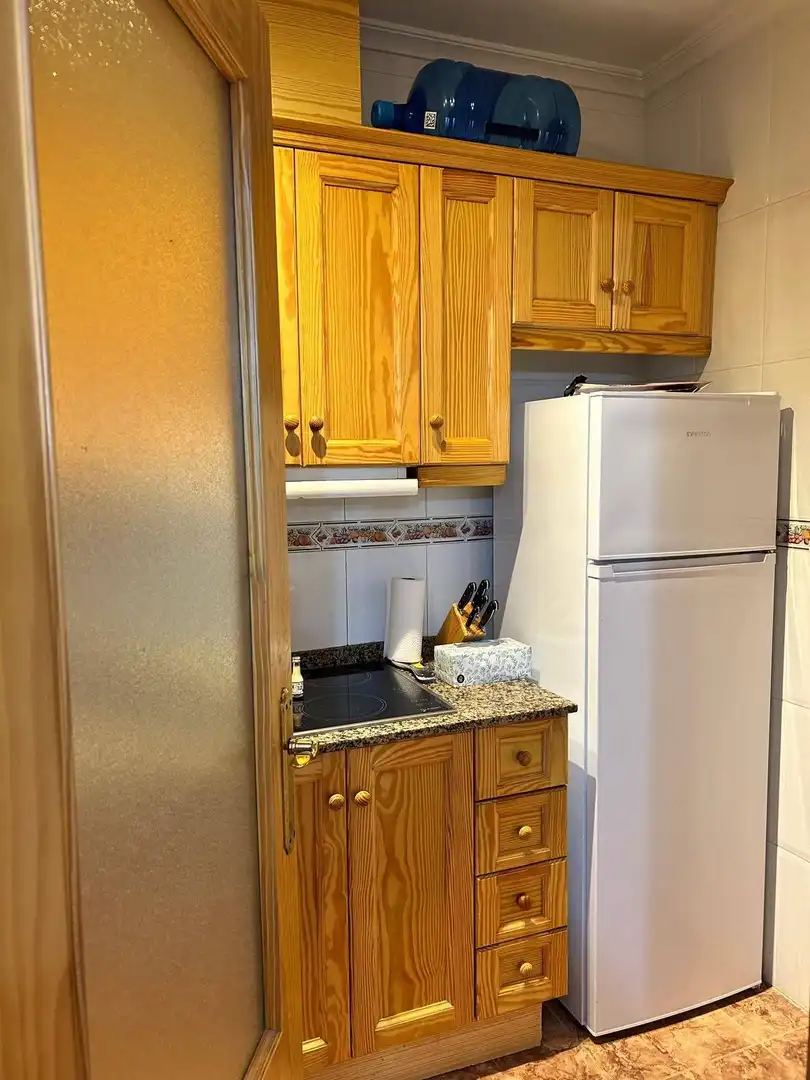 Küche von Wohnung zum Verkauf in Torrevieja mit Klimaanlage, Heizung und Privatgarten