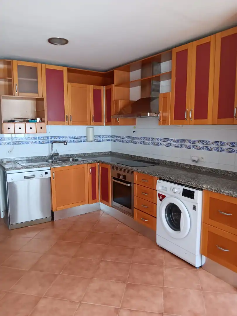 Cocina de Casa adosada de alquiler en Castilleja de la Cuesta con Aire acondicionado