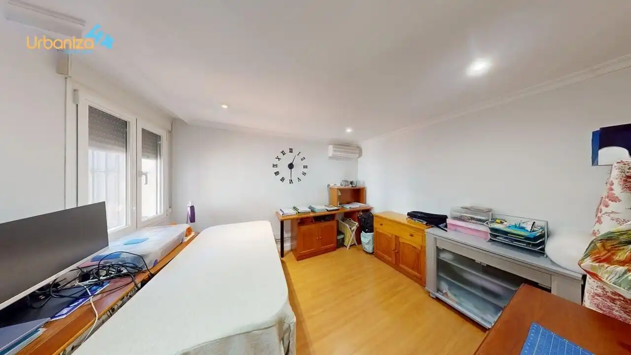 Habitación de Casa o chalet en venta en Badajoz con Aire acondicionado, Jardín privado y Terraza