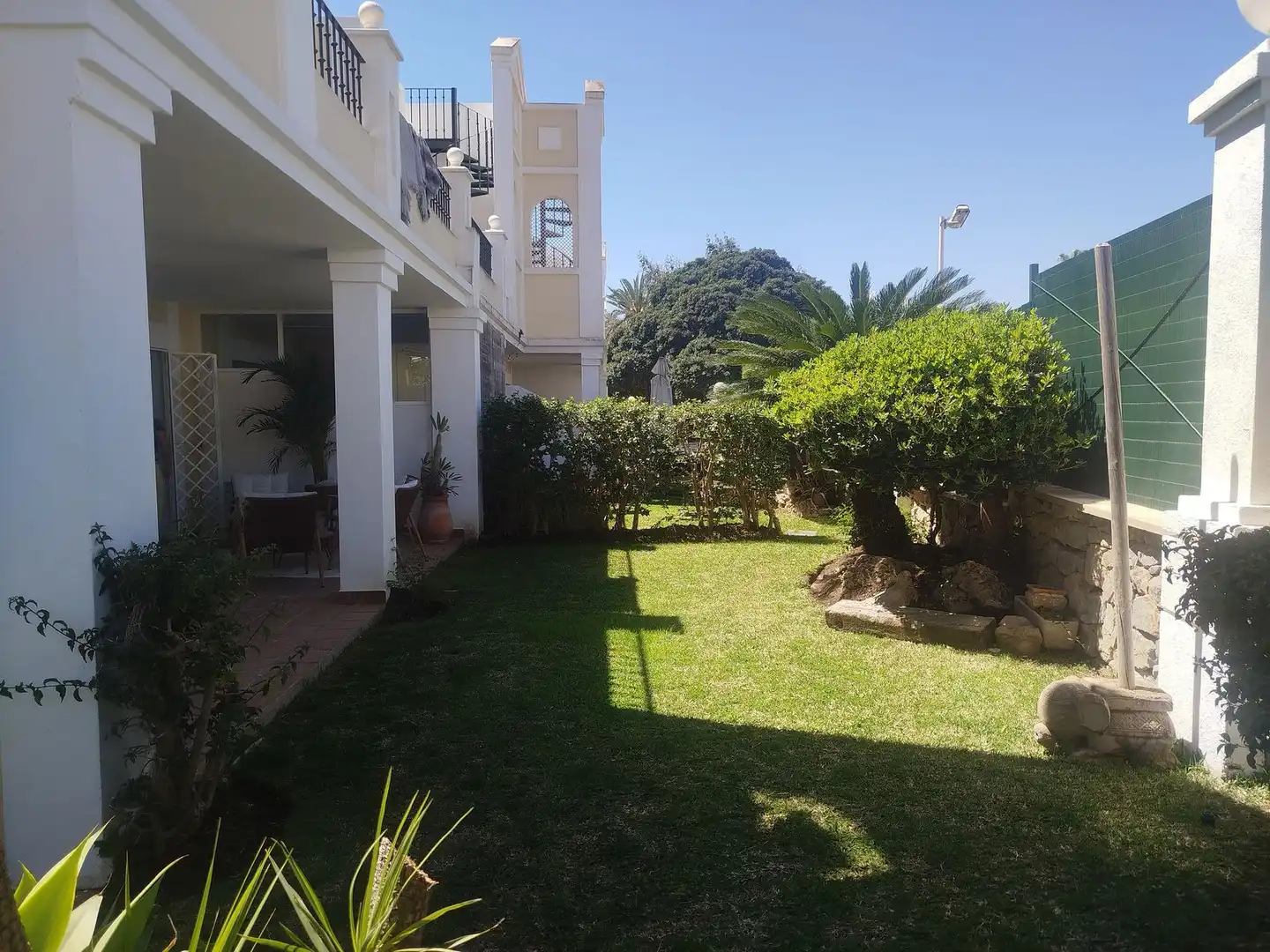 Jardín de Piso en venta en Marbella con Aire acondicionado, Terraza y Amueblado