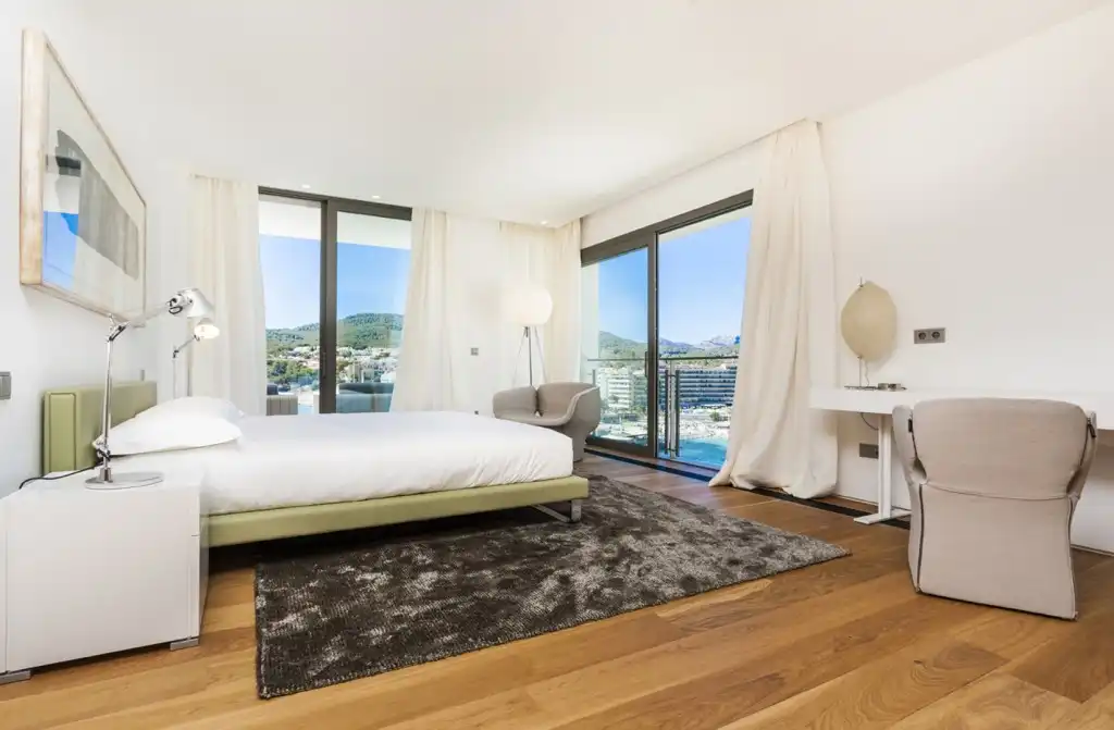 Houses for sale in Es Camp de Mar
