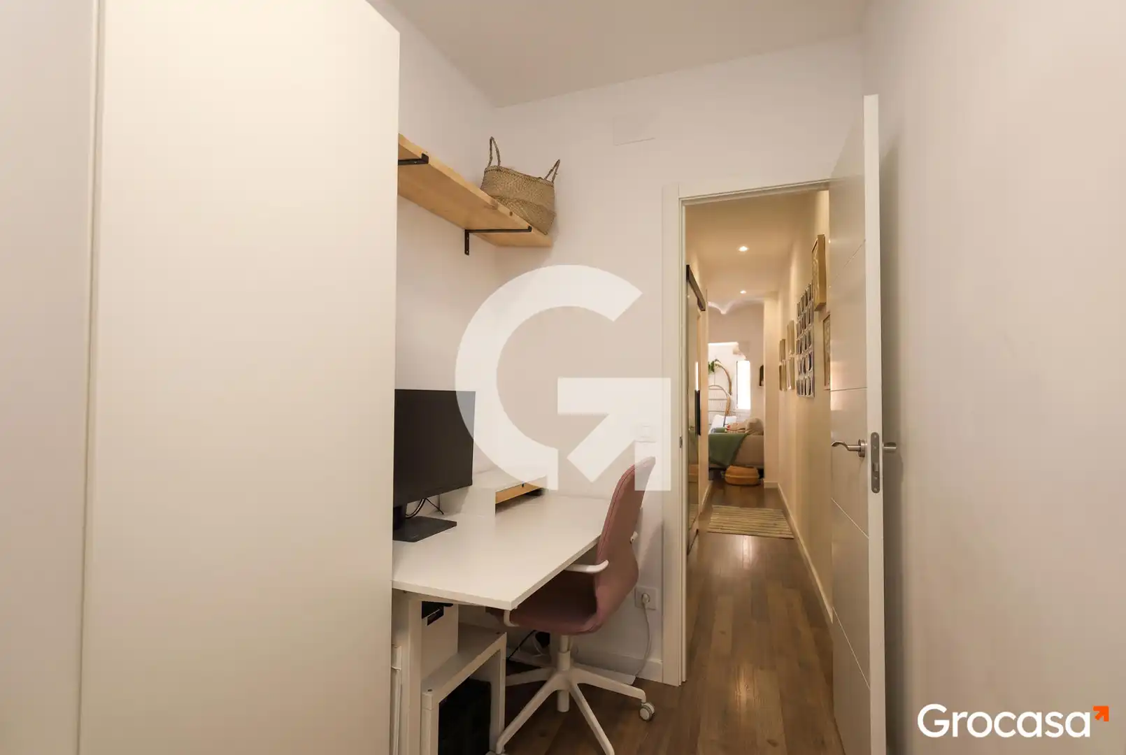 Flat for sale in Barcelona  with Air Conditioner, Terrace and Storage room