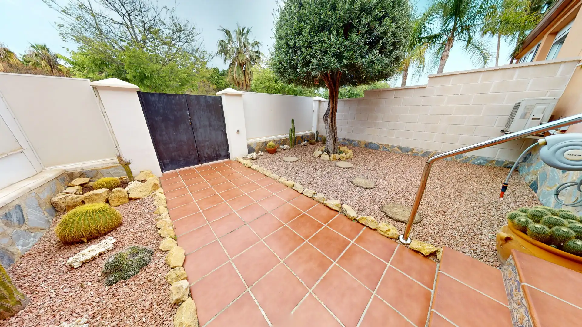 Jardín de Casa adosada en venta en Alicante / Alacant con Aire acondicionado, Calefacción y Jardín privado
