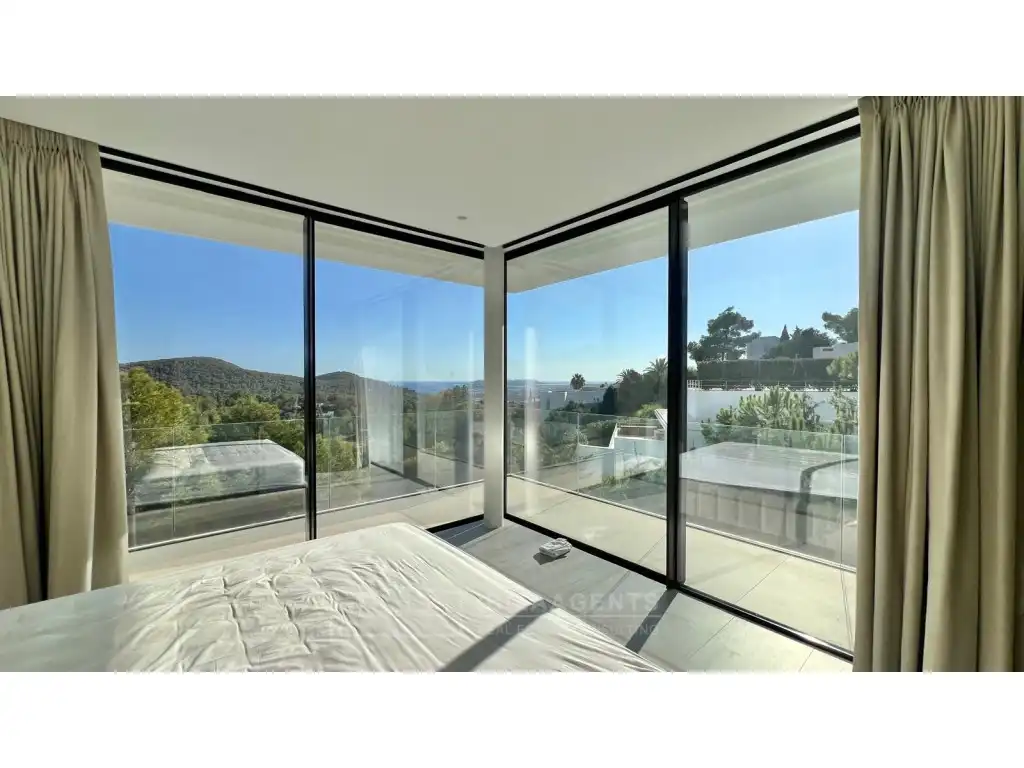 Habitación de Casa o chalet en venta en Santa Eulària des Riu con Calefacción, Amueblado y Balcón