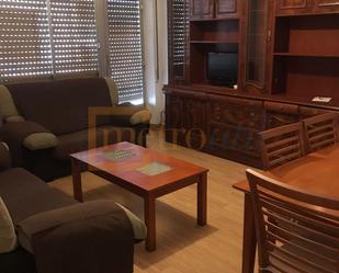 Living room of Flat to rent in Salamanca Capital  with Heating, Parquet flooring and Furnished