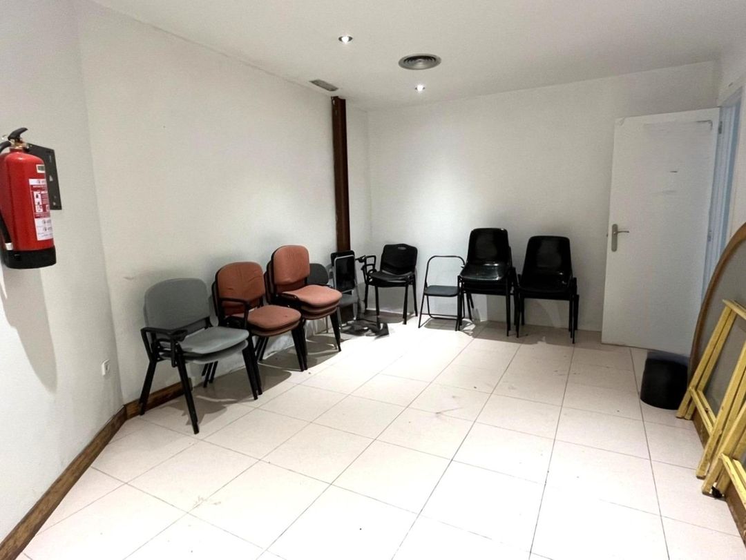 Premises for sale in  Pamplona / Iruña  with Furnished