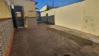 Exterior view of House or chalet for sale in Villamanrique de la Condesa  with Terrace